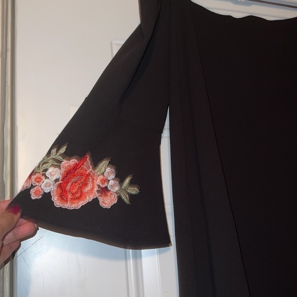 Black off the shoulders dress size 1XL - Picture 2 of 7